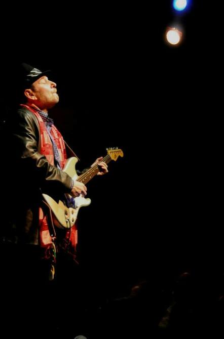 Ronnie Earl Hears Some Good News In Memphis At The  Blues Music Awards