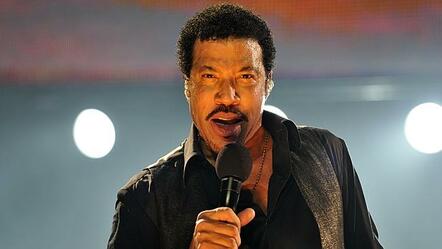 Lionel Richie Announces New European 2015 Tour Dates!