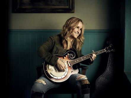 Melissa Etheridge Reelases New Single "Monster"