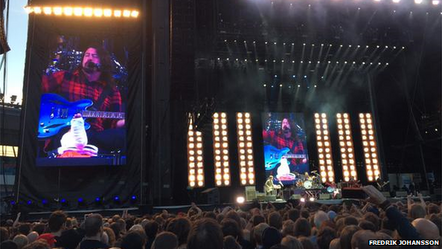 Foo Fighters' Dave Grohl Breaks His Leg On Stage In Sweden
