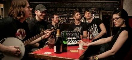 Smokey Bastard Launch Pledgemusic Campaign For New Album 'Back To The Drawing Room'