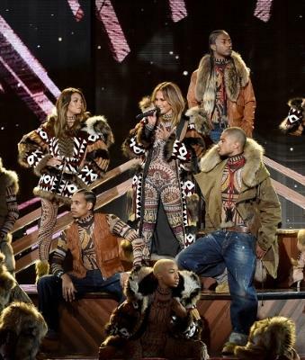 Jennifer Lopez Collaborates With Dsquared2 For The 2015 American Music Awards