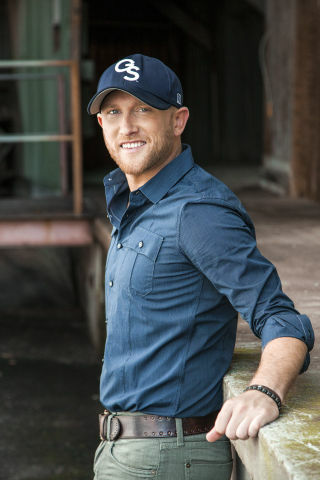 Country Music Star Cole Swindell Signs On As Diamond Resorts New Brand Ambassador