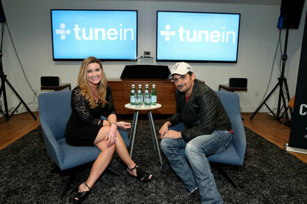 Love And War Album Premiere Special With Brad Paisley To Debut On TuneIn's Country Roads