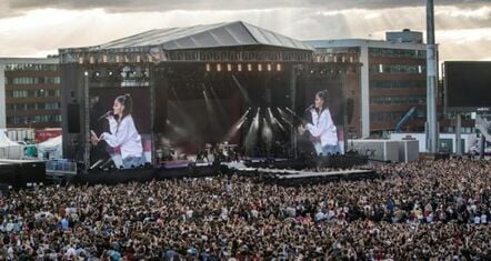 Ariana Grande Back On Stage At One Love Manchester Concert