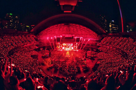 Xylobands Light Up Toronto For Coldplay's 'A Head Full Of Dreams' Concerts