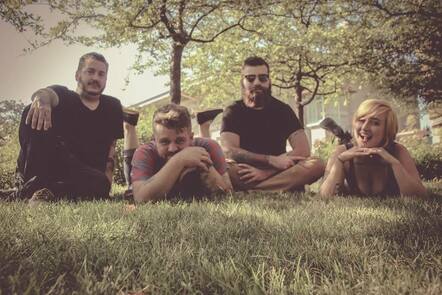 Chicago's Turnspit Sign With Dodgeball Records; Band Reveals Plans To Release 'Desire Paths' LP On February 16, 2018