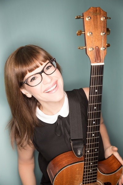 Lisa Loeb Receives Grammy Award Nomination For 'Feel What U Feel'