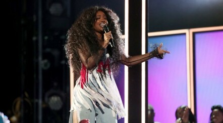 SZA's Father Moved To Tears Listening To 'Broken Clocks'