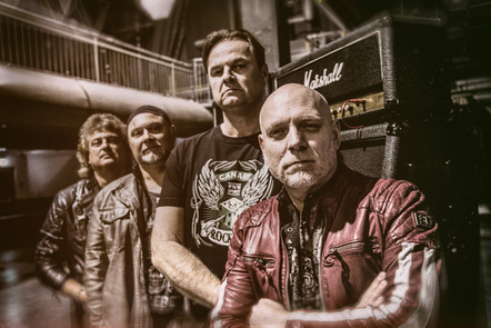 Eternal Flame Ft. Mark Boals, GÃ¶ran Edman Sign With ROAR Rock Of Angels Records, New Album 'Smoke On The Mountain' In May