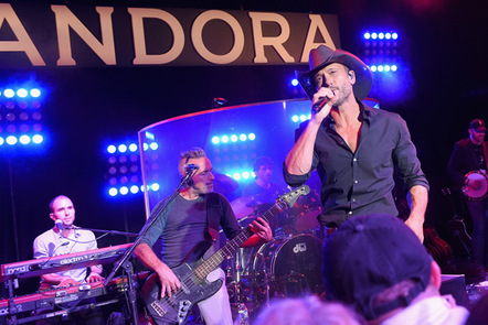 Pandora 'Up Close' With Dierks Bentley