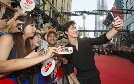 Shawn Mendes Wins Big At The 2018 iHeartRadio MMVAs