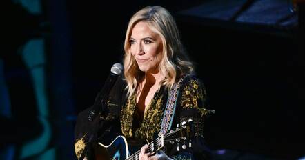 Endless Riff Offers On-Demand Social VR Access To Sheryl Crow's Intimate Performance For Radio Station 91.9 WFPK At Old Forester Distillery