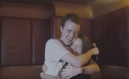 Sigrid Surprises Fans With 'Sucker Punch' Karaoke