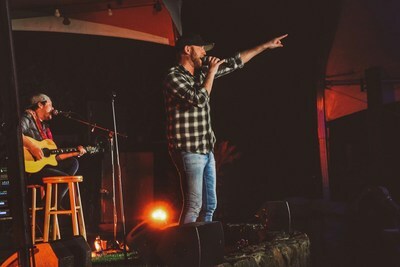 Cole Swindell Performs Private Concert In Hawaii