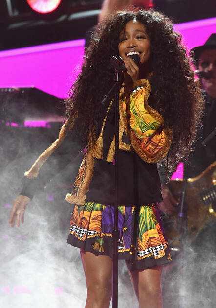 SZA Previews New Track!