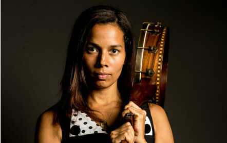 Grammy Winner Rhiannon Giddens Is Santa Clara University's 2019-2020 Frank Sinatra Artist-In-Residence