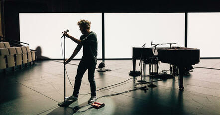 Gabriel Kahane Tours Europe