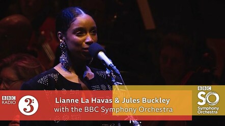 Lianne La Havas Performs "Bittersweet" With BBC Symphony Orchestra