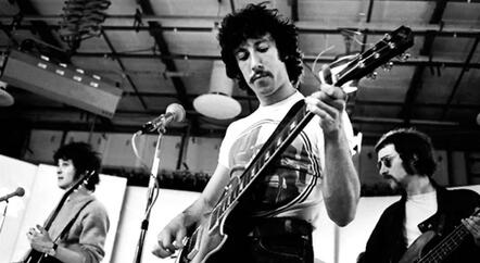 Fleetwood Mac's Peter Green Dead At 73