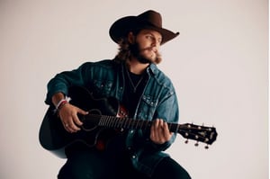 Rising Country Star Warren Zeiders Signs To Warner Records