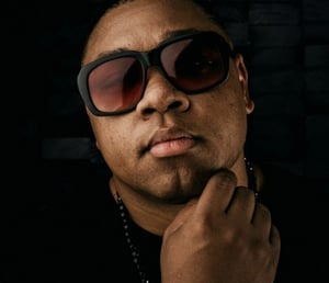 Rapper Tedashii Releases New Singles "Mirror Talk" And "OBJ"