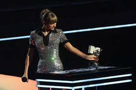 Taylor Swift Wins Big At 2022 MTV EMAs: Full Winners List