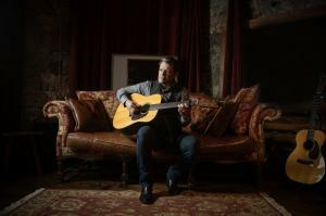 Grammy Winner Luke Bulla Releases Self-Produced "Holiday Songs" EP