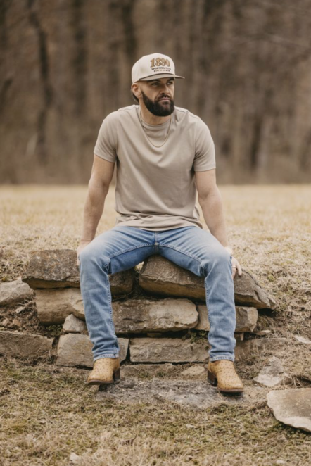 Dylan Scott Set To Release New Album 'Easy Does It' On May 30, 2025!