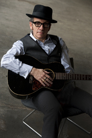 Elvis Costello Announces The Return Of The Spectacular Spinning Songbook For First Time In 25 Years On The Revolver Tour