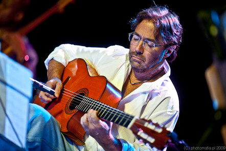 Al Di Meola Inks Licensing Deal With New York Theatre Production
