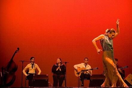 Las Guitarras De Espa&#961;a Presents Flamenco Collaborations Series