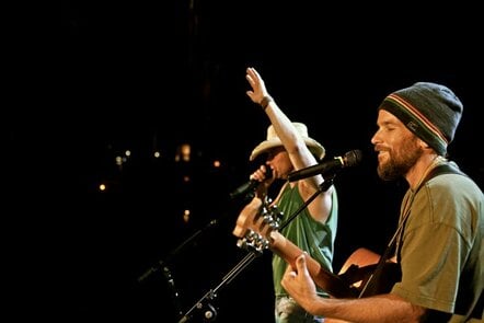 Kenny Chesney Invites Roots Reggae Artist Mishka To Perform With Him On Several Stops During Corona Presents 'Kenny Chesney's Going Coastal Tour 2011'