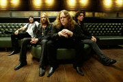 Warren Haynes Celebrates Man In Motion Release With Beacon Theatre Bash 5/12