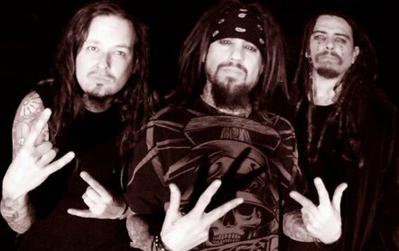 RevolverMag Premieres Korn's Narcissistic Cannibal Video