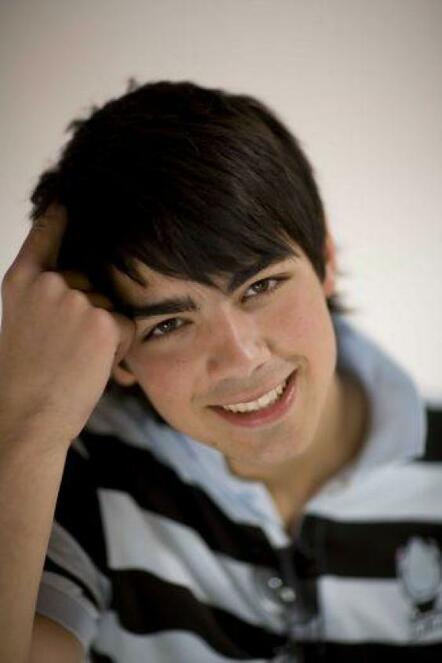 Joe Jonas Joins Britney Spears' European 2011 Tour