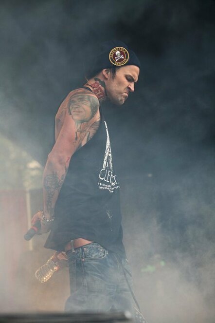 Yelawolf To Premiere Video For "Let's Roll" Featuring Kid Rock On January 11, 2012