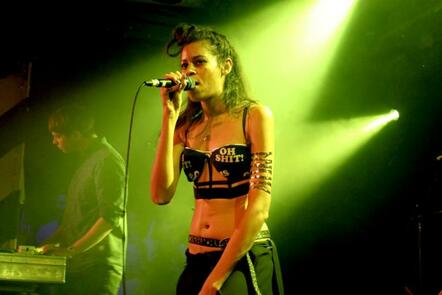 AlunaGeorge Live In Sydney