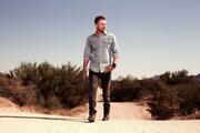 Dierks Bentley Rising Up With New Album RISER!