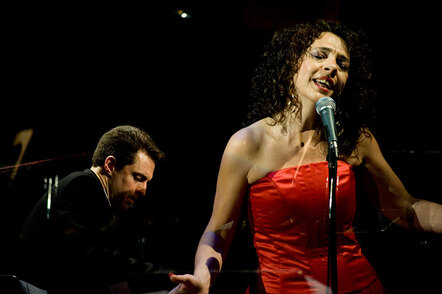 World Jazz Vocalist Lua Hadar In First Salon Concert Of New Studio NPG