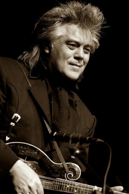 Marty Stuart To Release Double Album 'Saturday Night & Sunday Morning' 9.30, 'American Ballads' Photo Book 7.4